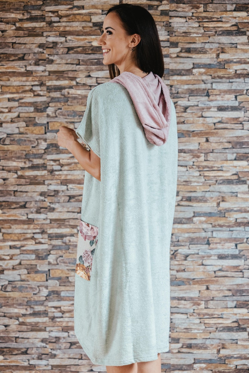 Mint Woman Wild Roses - Handmade Bamboo Poncho